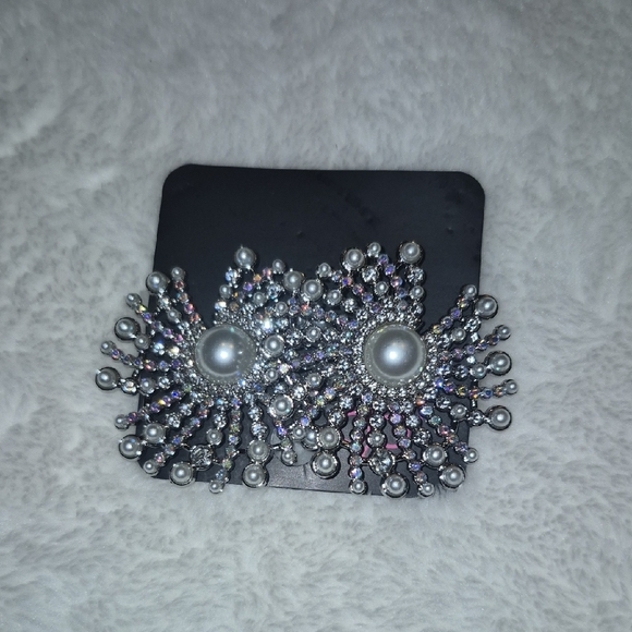 Accessories - Silver Pearl Burst Statement Earrings
